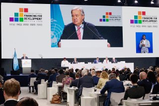 【第4届联合国发展筹资会议】联合国秘书长 Antonio Guterres 向第4届联合国发展筹资问题国际会议（FFD4）发表致辞，西班牙塞维利亚。6月30日，联合国第4届发展筹资问题国际会议在塞维利亚开幕，本届共有约50位国家领导人、150多个国家及国际组织代表出席，主要聚焦可持续发展融资、应对债务危机、改革金融体系等议题。联合国秘书长 Guterres 在致辞中指出，全球2030年可持续发展目标正濒临失败，约三分之二具体指标严重落后，每年资金缺口达4万亿美元。 source